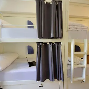 Hostel Room00, Lizbona